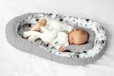 Kokon Kuschelnest für Babys und Säuglinge, Nestchen, Reisebett, 100% Baumwolle und Plüsch Minky, antiallergisch, Grau/Teddy - 1